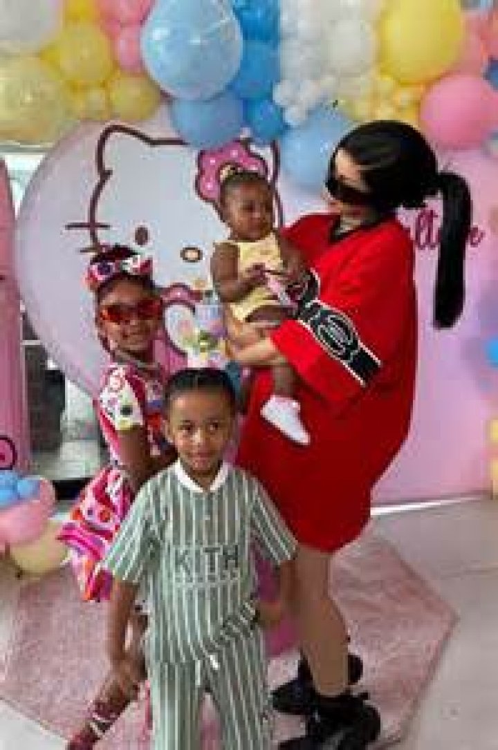 Cardi B Begs JoJo Siwa To Come Visit Her Daughter Kulture, 3, For Christmas At AMAs