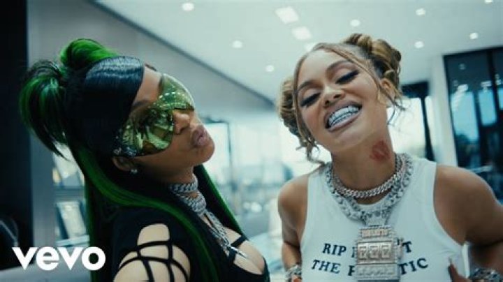 Cardi B Brightens Up The AMAs Stage