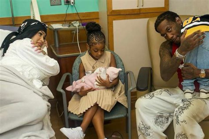 Cardi B & Offset’s Family Plans & Potential Second Pregnancy Revealed – Hollywood Life