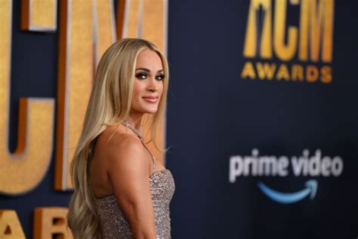 carrie underwood acm awards 2022