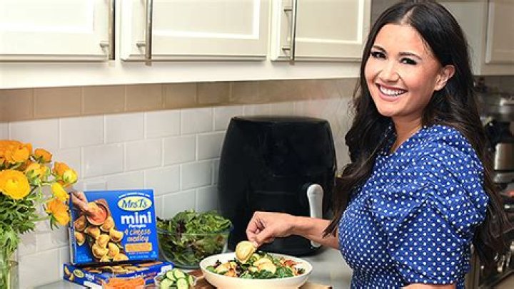 Catherine Giudici Reveals She & Sean Lowe Are ‘Exploring’ Adoption: ‘The Door Is Open’