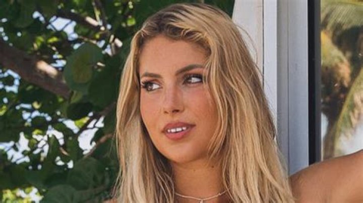 Celebs Looking Sexy In Off-The-Shoulder Bikinis — PICS