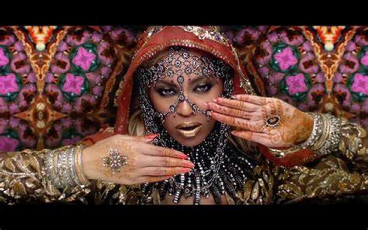 Celebs Slammed For Cultural Appropriation — PICS