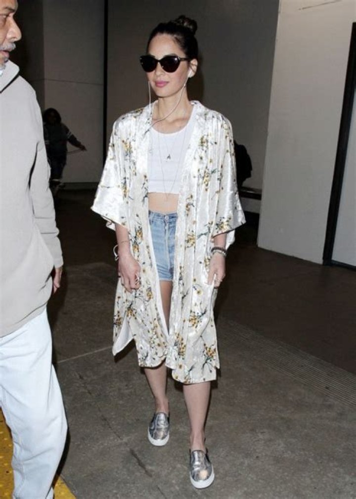 Celebs Wearing Robes — Pics