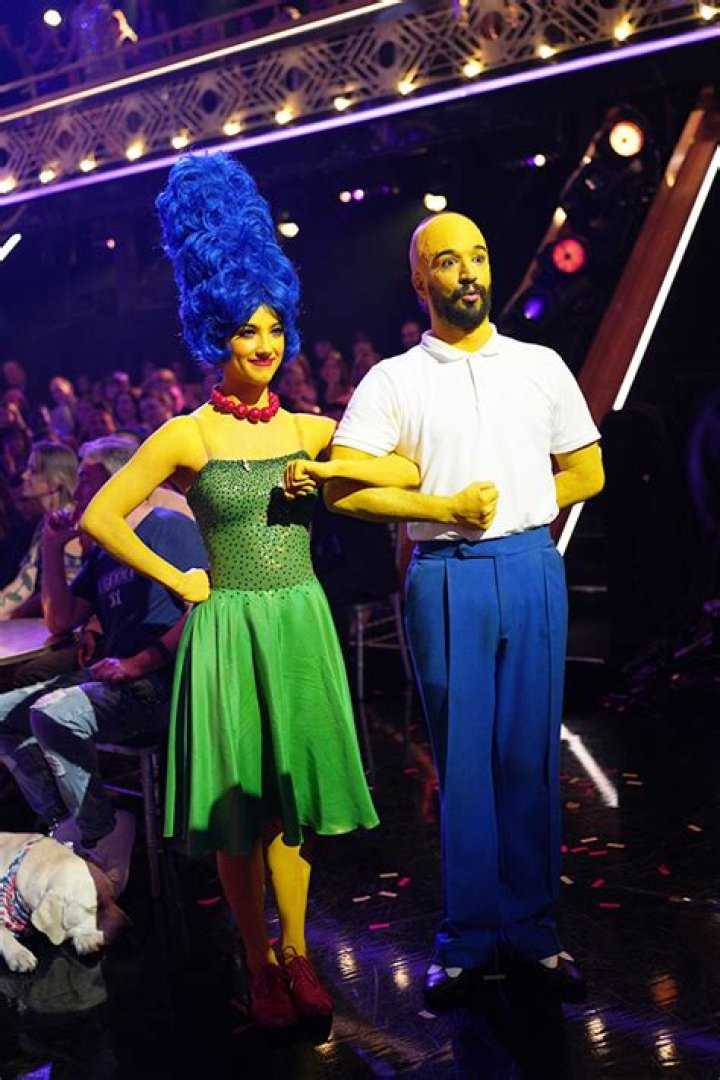 Charli D’Amelio Unrecognizable In Marge Simpson Costume On ‘DWTS’ – Hollywood Life