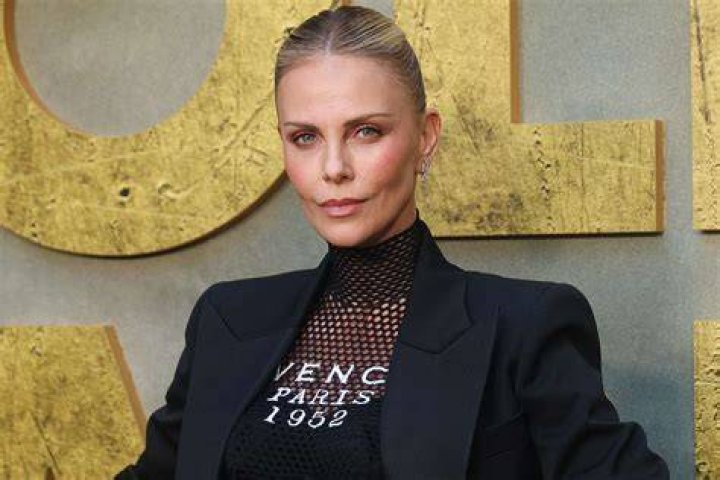 Charlize Theron Attends The People&rsquo;s Choice Awards