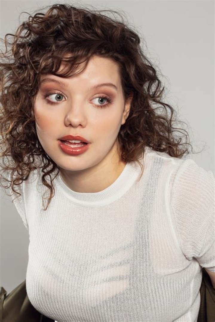 Chlo&euml; Levine Exclusive Portraits