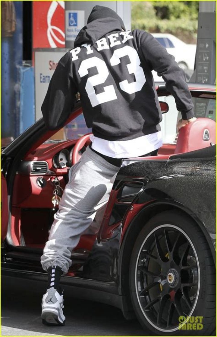 Chris Brown Rihanna Car