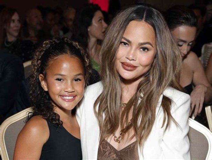 Chrissy Teigen & Daughter Luna