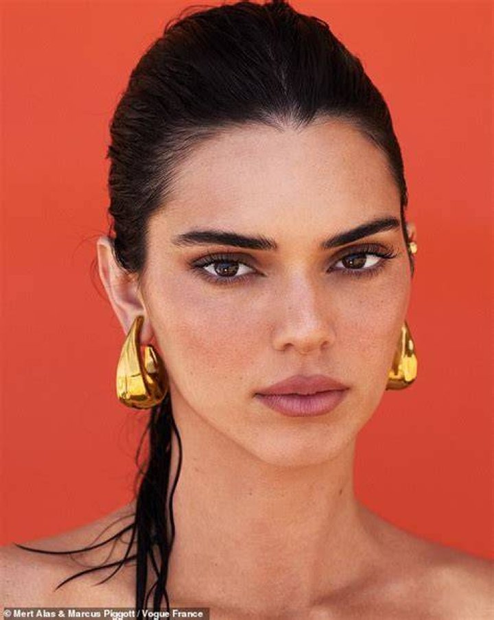 Chrissy Teigen, Kendall Jenner & More Gorgeous Models Owning Summer In Sexy Bikinis
