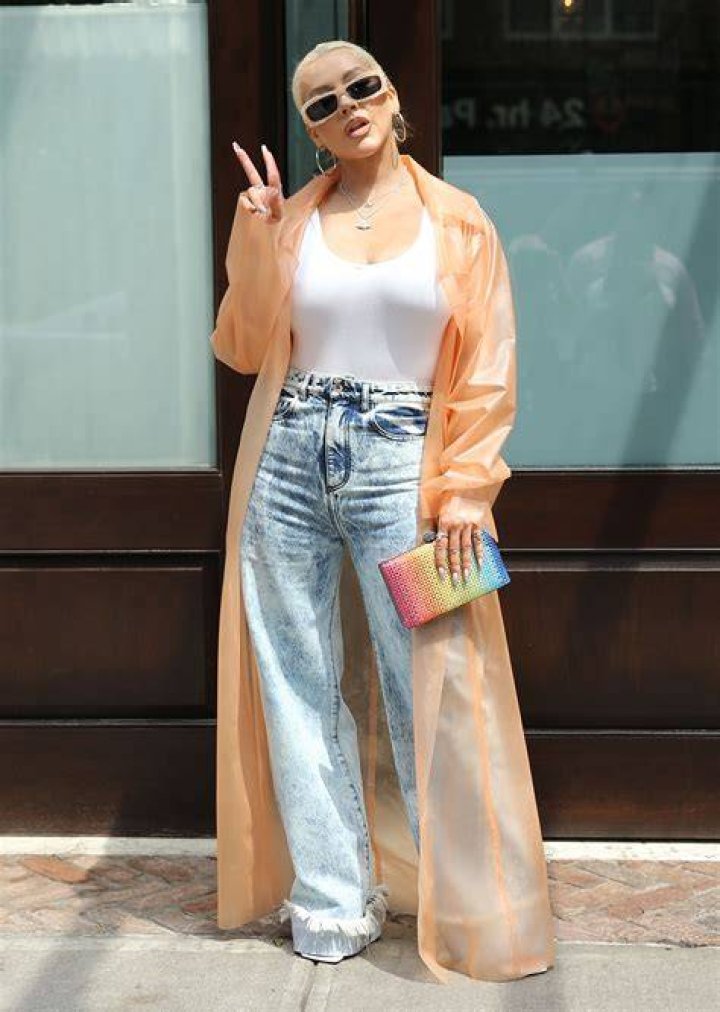 Christina Aguilera leaves the Greenwich Hotel in New York City Pictured: Christina Aguilera Ref: SPL8562651 270623 NON-EXCLUSIVE Picture by: Christopher Peterson / SplashNews.com Splash News and Pictures USA: 310-525-5808 UK: 020 8126 1009 World Rights