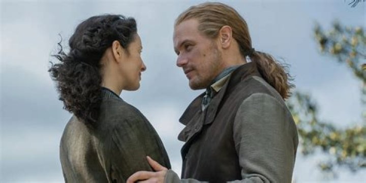 Claire Gazes Into Jamie&rsquo;s Eyes