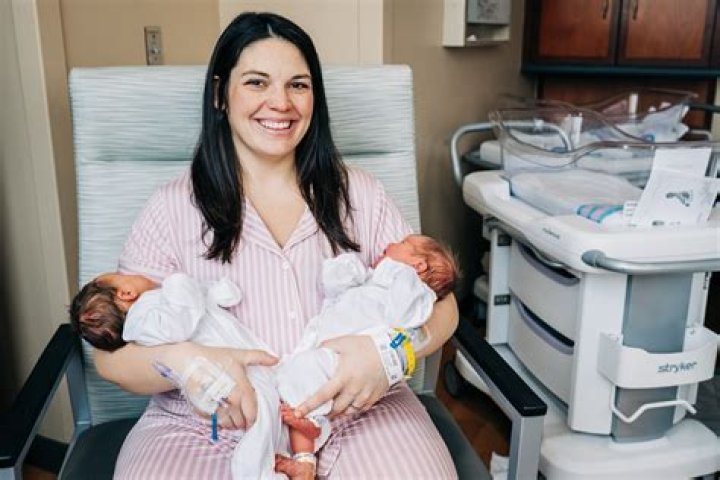 Claire Gives Birth To Brianna – Hollywood Life