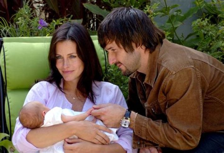 Courteney Cox’s Daughter Coco Sings Adele Song As Mom Plays Piano – Hollywood Life