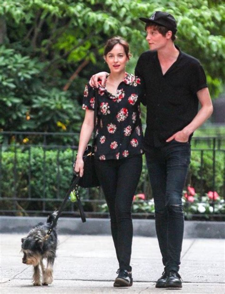 Dakota Johnson Jake Gyllenhaal Dating Again