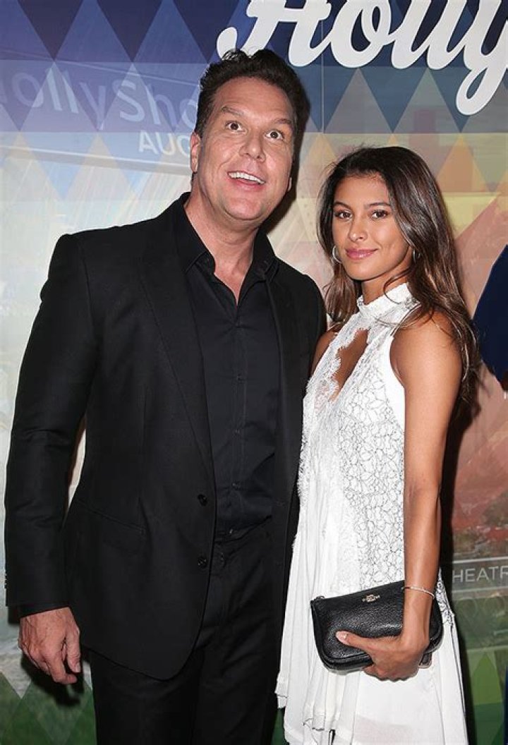 Dane Cook Addresses 27-Year Age Gap With Fiancée Kelsi Taylor – Hollywood Life