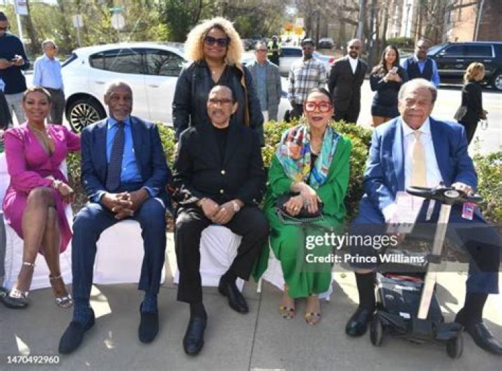 Danny Glover Regina Murray