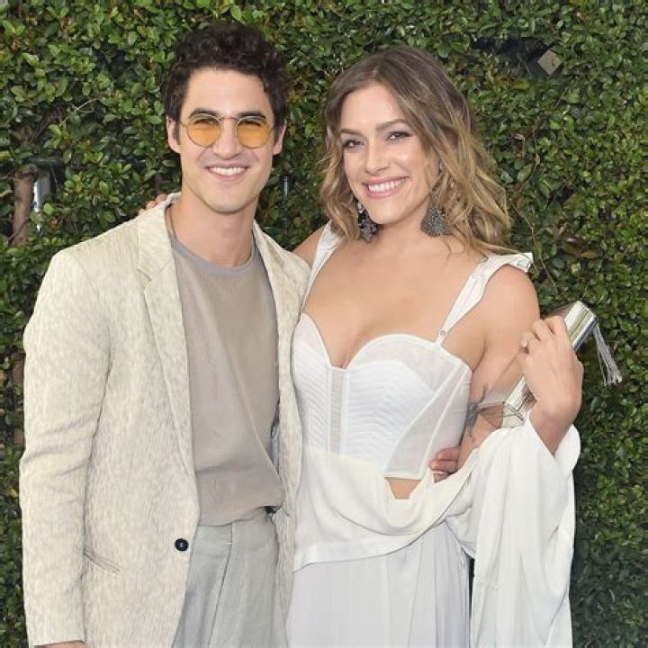Darren Criss, Mia Swier