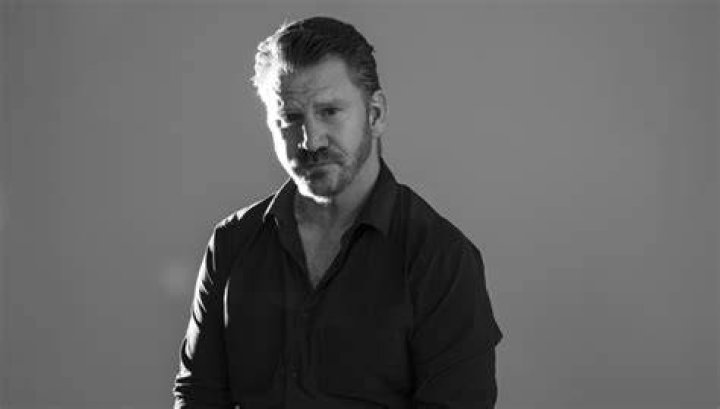 Dash Mihok Spills Scoop — Exclusive – Hollywood Life