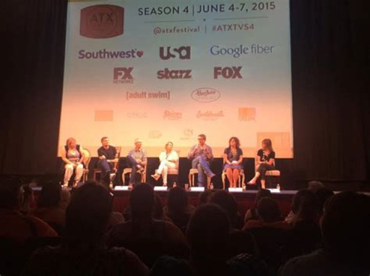 ‘Dawson’s Creek’ Writers Reunion — Why Joey Picked Pacey & More Fun Facts – Hollywood Life