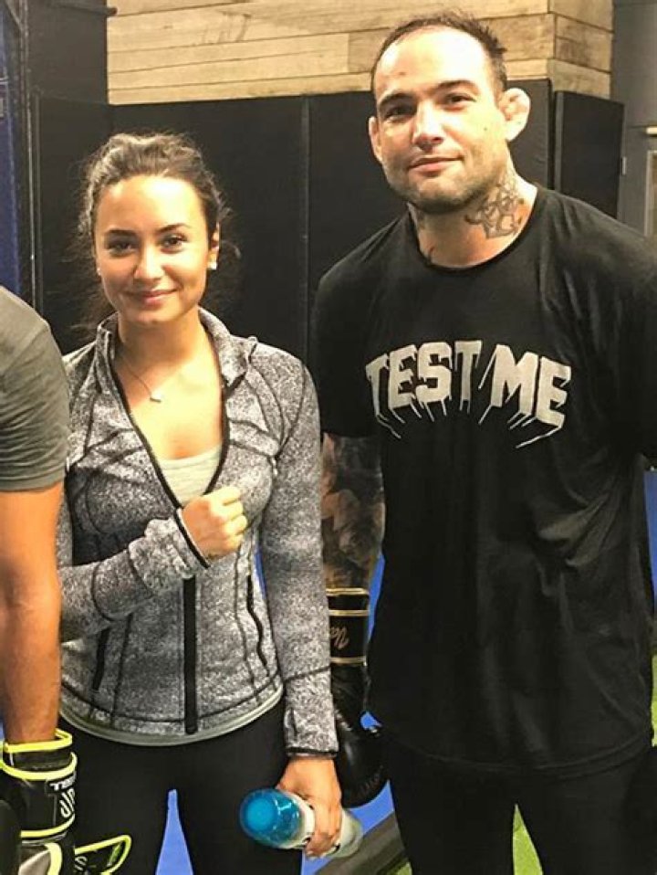 Demi Lovato & Guilherme Split? Fans Freak After She Flirts With Wilmer Valderrama
