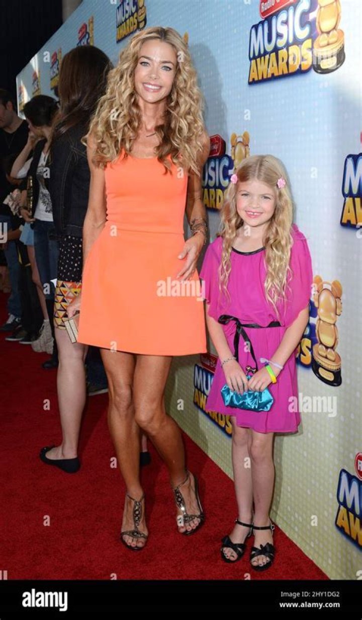 Denise Richards, Lola Sheen