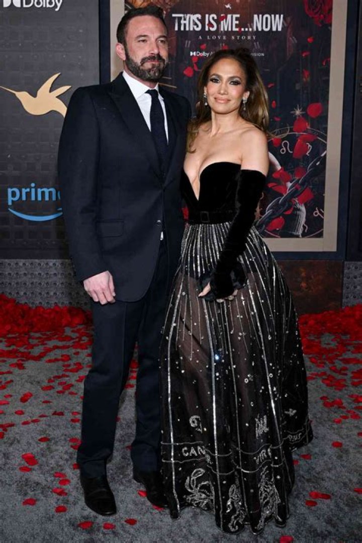 Did Eminem Have Sex With Jennifer Lopez? — Rapper’s Strange New Rhyme – Hollywood Life