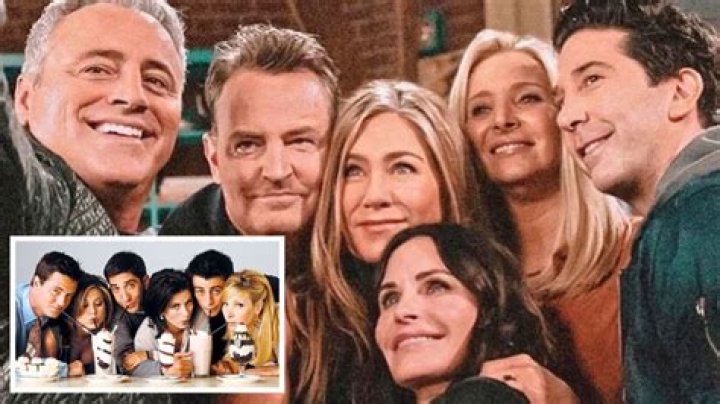 Did The ‘Friends’ Cast Ever Hook Up? They Reveal The Truth – Hollywood Life