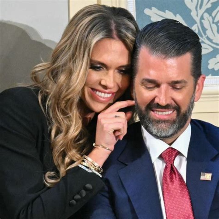 Donald & Melania&rsquo;s Icy Relationship Vs. Barack & Michelle&rsquo;s Loving Marriage: Shocking Comparisons Of Their Couple Photos