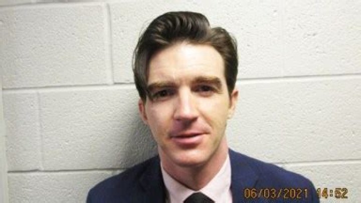 Drake Bell Arrested & Charged With Child Endangerment — Mugshot Pic – Hollywood Life