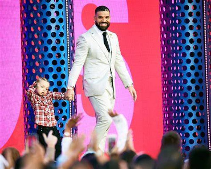 Drake Braids Son Adonis’ Hair In Adorable New Photo – Hollywood Life