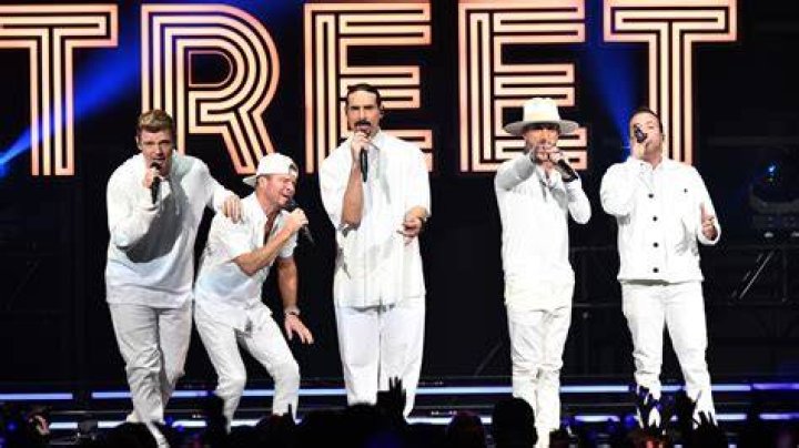 Drake Performs ‘I Want It That Way’ With Backstreet Boys After Declaring It The ‘Greatest Song’: Watch