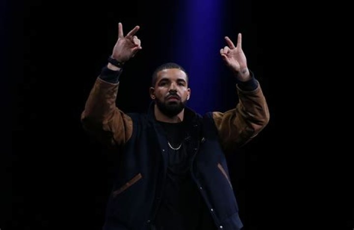 Drake posing while at the &lsquo;Top Boy&rsquo; Premiere