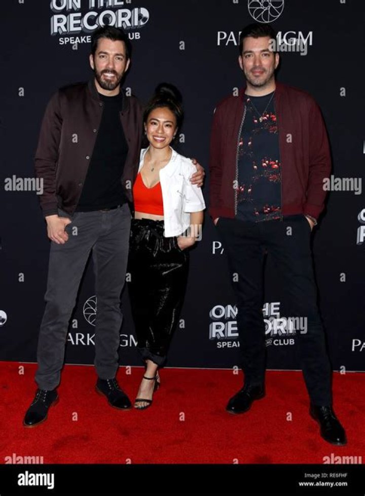 Drew Scott, Linda Phan, Jonathan Scott, & Zooey Deschanel at the Premiere of &lsquo;Star Wars: Rise Of Skywalker&rsquo;
