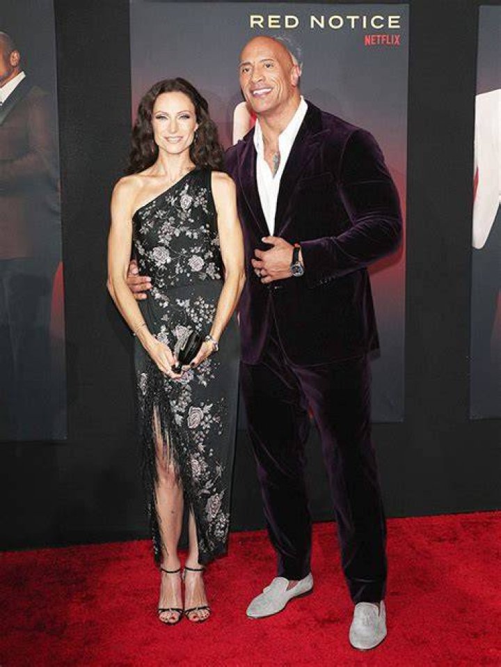 Dwayne Johnson & Wife Lauren Hashian Attend The ‘Red Notice’ Premiere – Hollywood Life