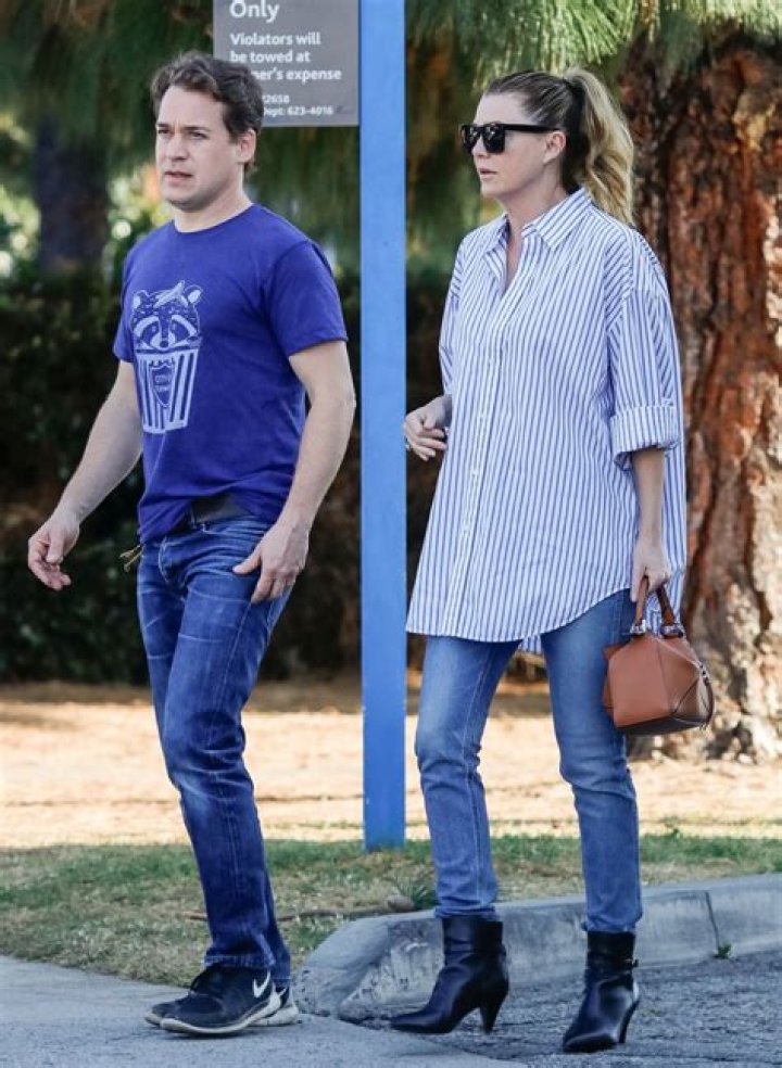 Ellen Pompeo & T. R. Knight Grab Lunch