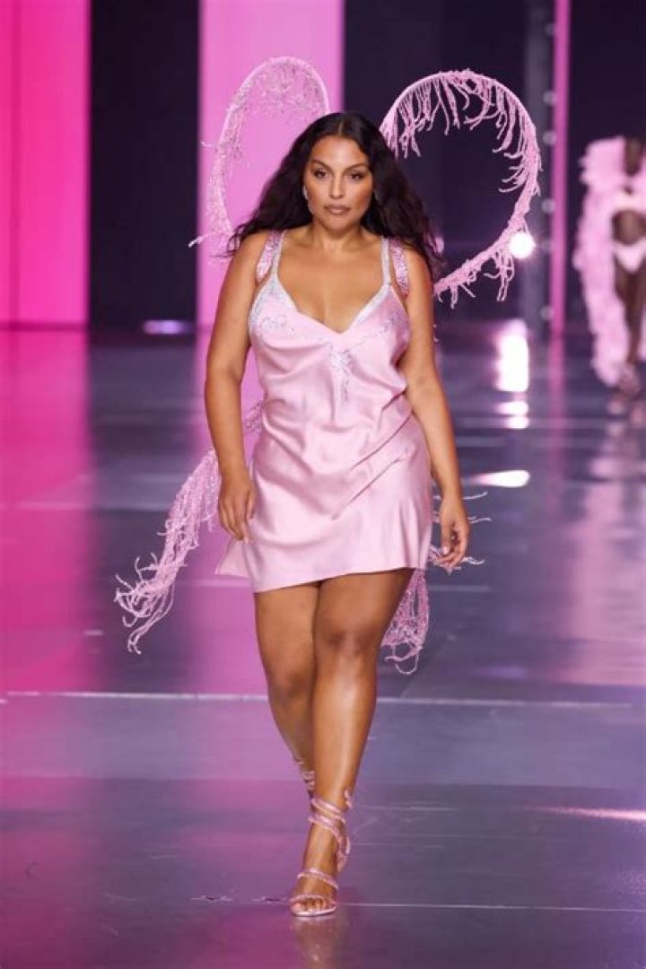 Elsa Hosk & More Victoria’s Secret Models Showing Off Sexy Long Legs In Super Short Dresses