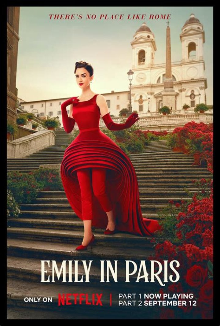 EMILY IN PARIS (L to R) LILY COLLINS as EMILY in episode 102 of EMILY IN PARIS. Cr. CAROLE BETHUEL/NETFLIX &copy; 2020