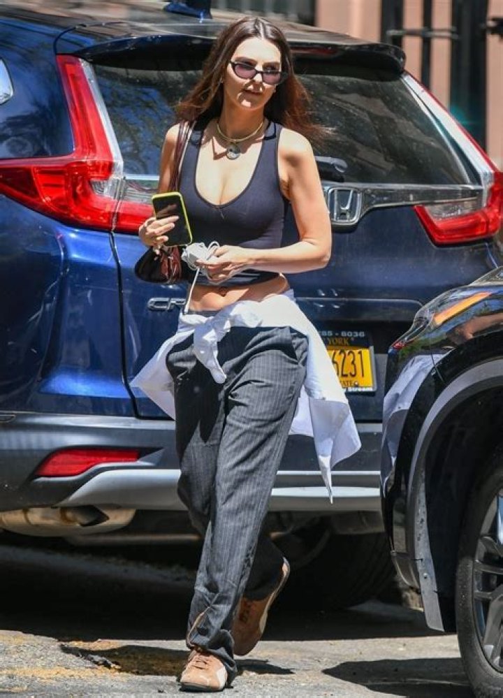 Emily Ratajkowski out and about in New York City Pictured: Emily Ratajkowski Ref: SPL5106835 300719 NON-EXCLUSIVE Picture by: ENT / SplashNews.com Splash News and Pictures Los Angeles: 310-821-2666 New York: 212-619-2666 London: +44 (0)20 7644 7656 Berlin: +49 175 3764 166 World Rights, No France Rights, No Italy Rights, No Japan Rights