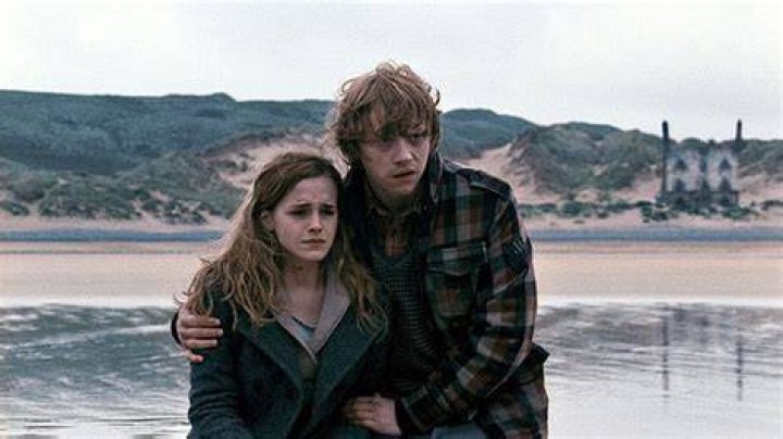 Emma Watson Says Kissing Rupert Grint Felt ‘Wrong’ In ‘HP’ Special – Hollywood Life