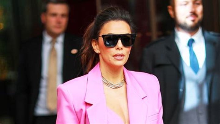 Eva Longoria Slays In Pink Bra Top At Paris Fashion Week: Photo – Hollywood Life
