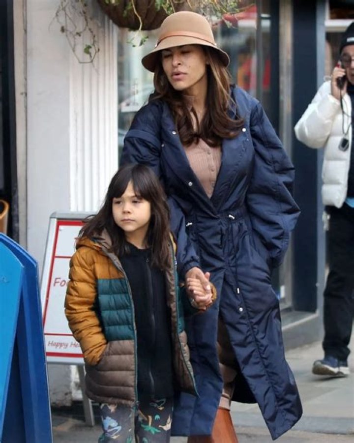 eva mendes daughter