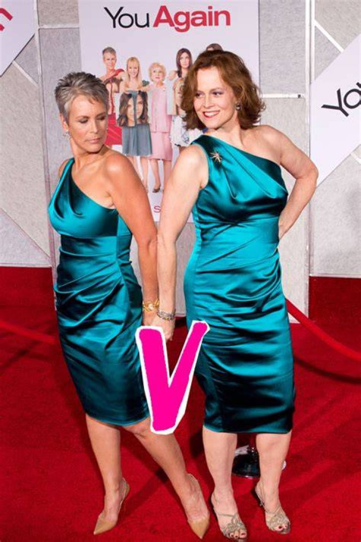 EXCLUSIVE! Designer David Meister Spills On The Dress Jamie Lee Curtis & Sigourney Weaver Wore To The 'You Again' Premiere! – Hollywood Life