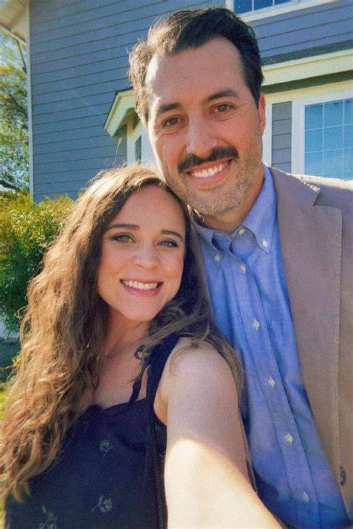 EXCLUSIVE: Jinger Duggar and husband Jeremy Vuolo out in good spirts for a Mothers Day morning walk in Los Angeles, CA. 08 May 2022 Pictured: JInger Dugger Vuolo, Jeremy Vuolo. Photo credit: MEGA TheMegaAgency.com +1 888 505 6342 (Mega Agency TagID: MEGA855471_008.jpg) [Photo via Mega Agency]