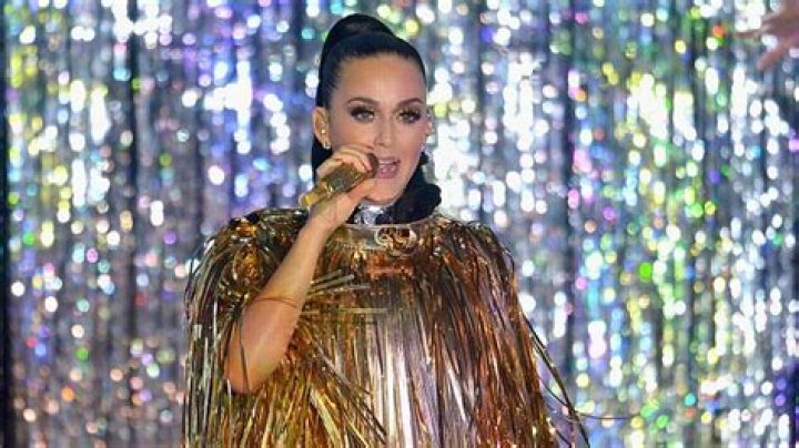 EXCLUSIVE: Katy Perry, Lionel Richie and Luke Bryan celebrate American Idol's 21st birthday in New Orleans as they announce who is invited to the 'Hollywood Show'. The superstar cast of American Idol has just reunited to start filming the show's next season, which has kept the top-secret auditions under wraps. But as revealed in these exclusive photos, New Orleans will be one of the locations. In the photos, the crowd of auditioners could be seen holding things from a golden ticket to golden '21' signs and golden "You're Invited" signs. The judges looked very excited to be in New Orleans celebrating and also held up "You're Invited" plaques. 09 Oct 2022 Pictured: Katy Perry, Lionel Richie, Luke Bryan. Photo credit: MEGA TheMegaAgency.com +1 888 505 6342 (Mega Agency TagID: MEGA906135_009.jpg) [Photo via Mega Agency]