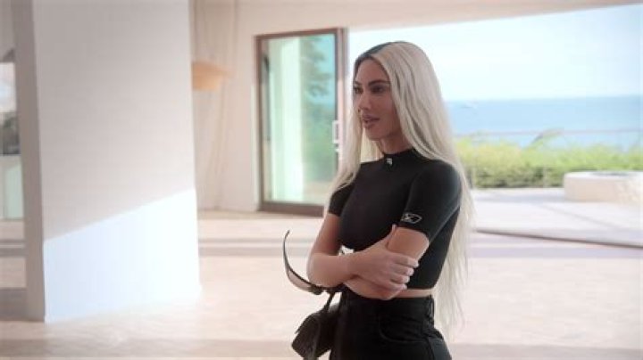 *EXCLUSIVE* Malibu, CA - Kim and Khloe Kardashian visit a friend in Malibu. Kim looks sultry in snakeskin pants and a sleeveless top while Khloe kept things simple with black leggings, matching heels, and a crop top. Pictured: Kim Kardashian BACKGRID USA 12 DECEMBER 2020 USA: +1 310 798 9111 / UK: +44 208 344 2007 / *UK Clients - Pictures Containing Children Please Pixelate Face Prior To Publication*