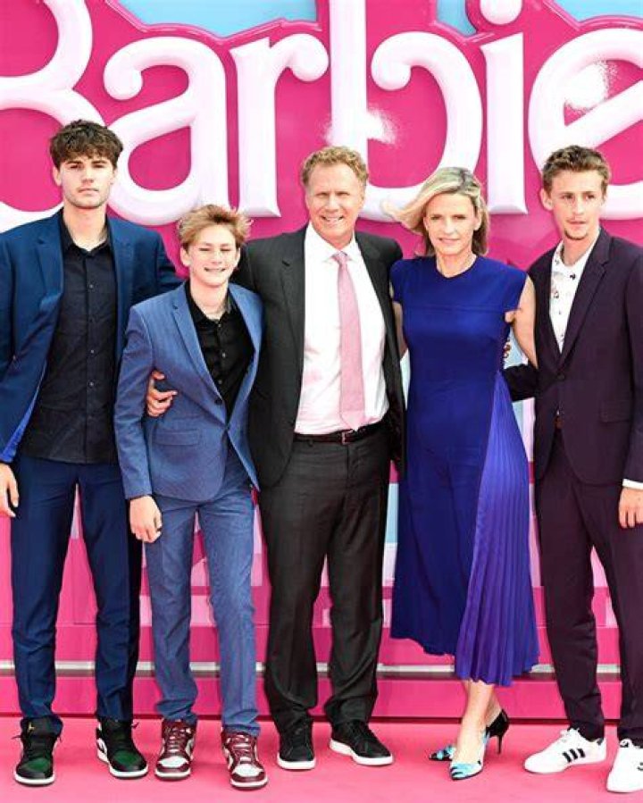 Facts About His 4 Children From 2 Relationships – Hollywood Life