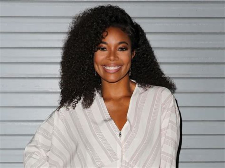 Gabrielle Union, 47, Goes Makeup-Free In Stunning Vacation Selfie