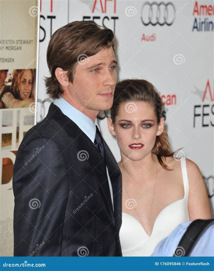 Garrett Hedlund Kristen Stewart Kissing