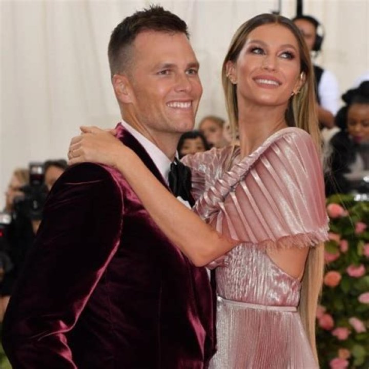 Gisele Bundchen Seen In 1st Photos Since Divorcing Tom Brady – Hollywood Life